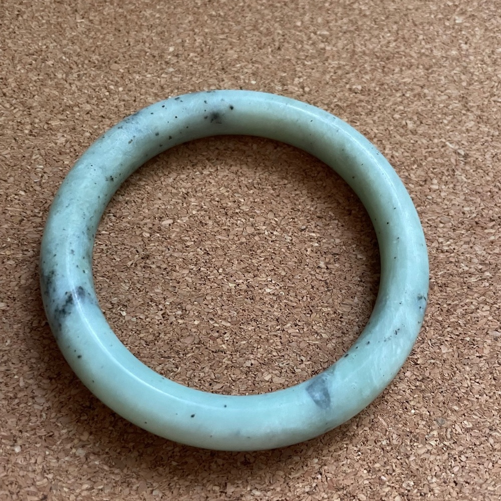 Vintage polished flecked moss Jade bangle